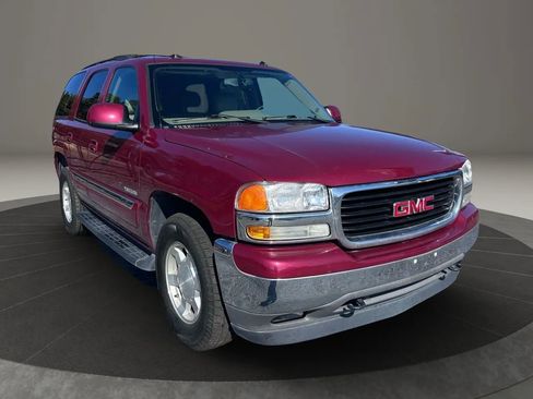 Used 2005 GMC Yukon SLT w/ SLT Preferred Equipment Group image 2