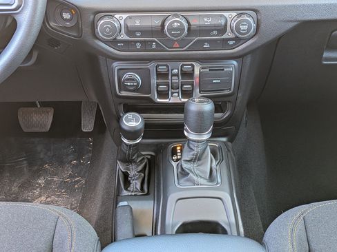 New 2026 Jeep Gladiator Sport image 18