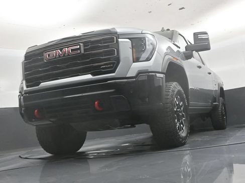 Used 2025 GMC Sierra 2500 AT4X AWD/4WD image 45
