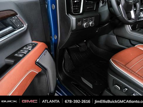 New 2026 GMC Sierra 2500 Denali Ultimate AWD/4WD image 8