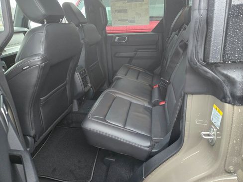 New 2025 Ford Bronco Outer Banks image 8