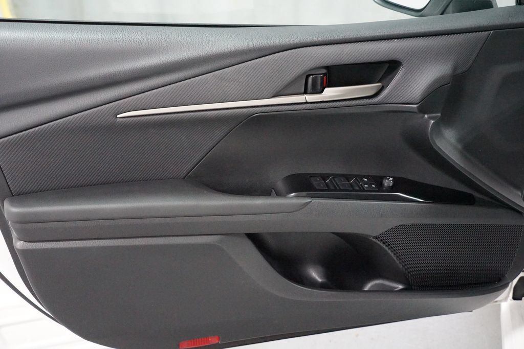 Certified 2025 Toyota Camry SE FWD image 31