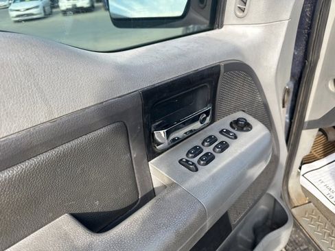 Used 2004 Ford F150 XLT image 10