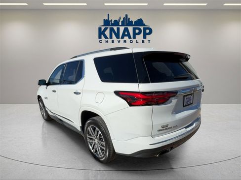 Used 2023 Chevrolet Traverse High Country image 3