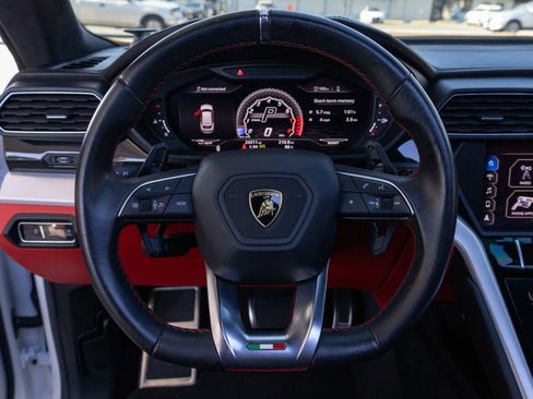 Used 2019 Lamborghini Urus image 45