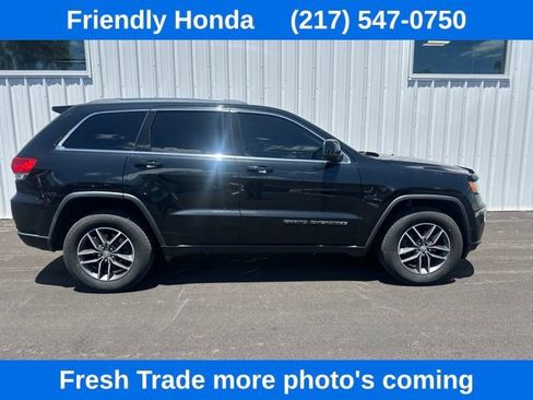 Used 2018 Jeep Grand Cherokee Laredo AWD/4WD image 9
