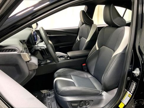 Used 2025 Toyota Camry SE FWD image 25