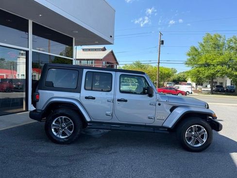 Used 2021 Jeep Wrangler Unlimited Sahara AWD/4WD image 29