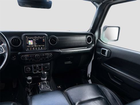 Used 2019 Jeep Wrangler Unlimited Sahara image 25