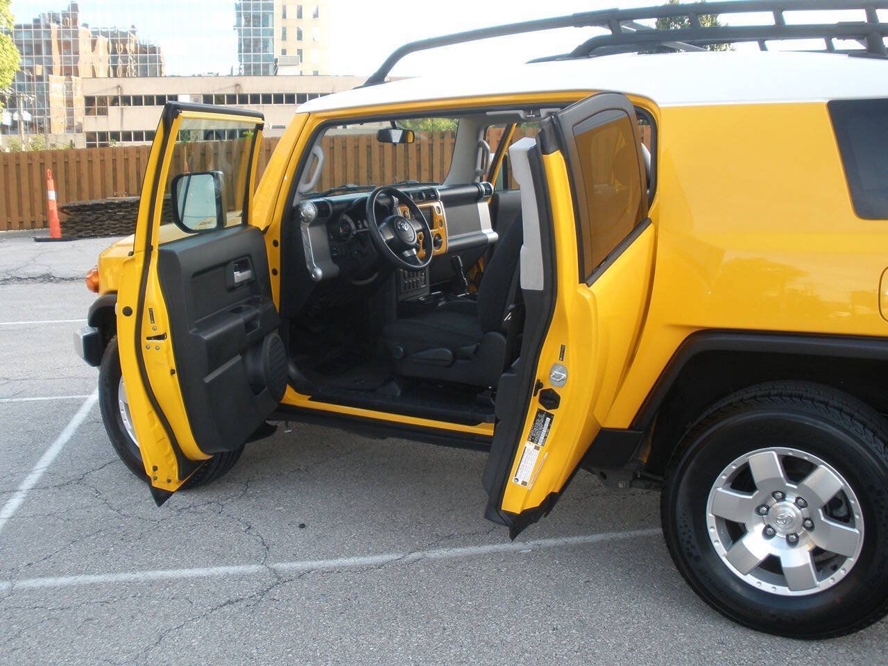 Used 2007 Toyota FJ Cruiser 2WD image 22