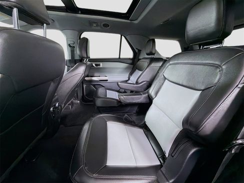 Used 2023 Ford Explorer XLT w/ Equipment Group 202A image 24