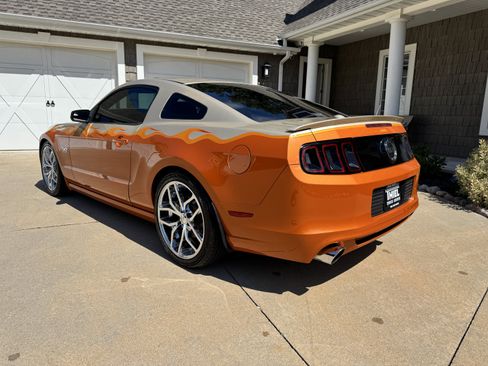 Used 2014 Ford Mustang GT Premium w/ Electronics Package RWD image 4