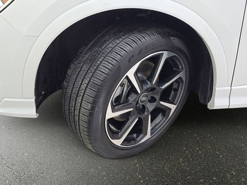 Certified 2025 Audi Q3 2.0T Premium Plus w/ Premium Plus Package image 36