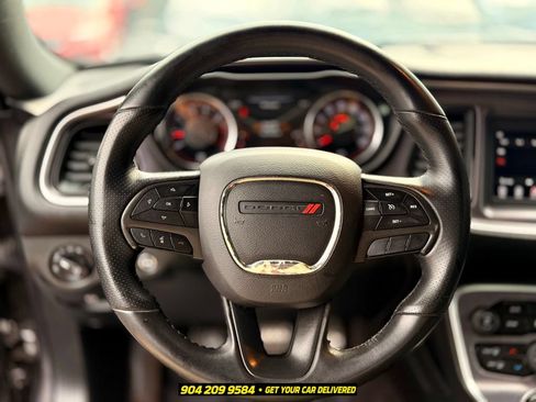 Used 2018 Dodge Challenger R/T w/ Performance Handling Group RWD image 15