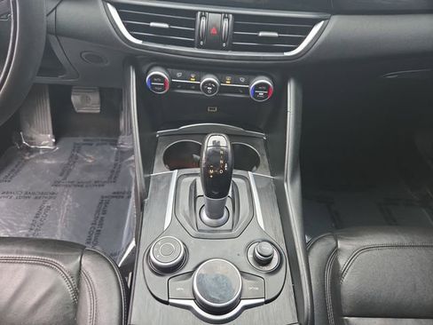 Used 2017 Alfa Romeo Giulia AWD w/ Sport Appearance Package image 11