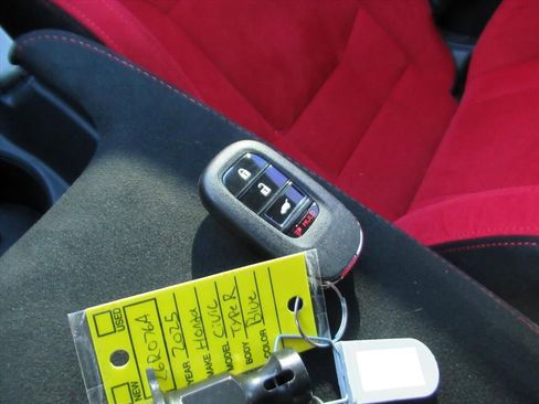 Used 2025 Honda Civic Type R image 32