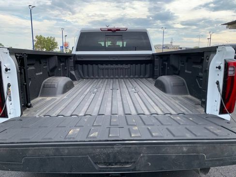 Used 2024 GMC Sierra 3500 Denali w/ Denali Reserve Package AWD/4WD image 6