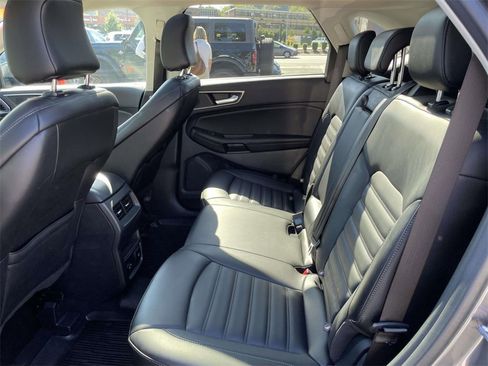 Used 2022 Ford Edge SEL w/ Convenience Package image 10