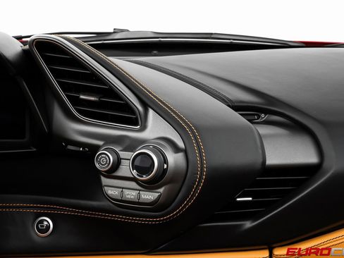 Used 2017 Ferrari 488 Spider *CARBON INTERIOR * IMMACULATE image 31