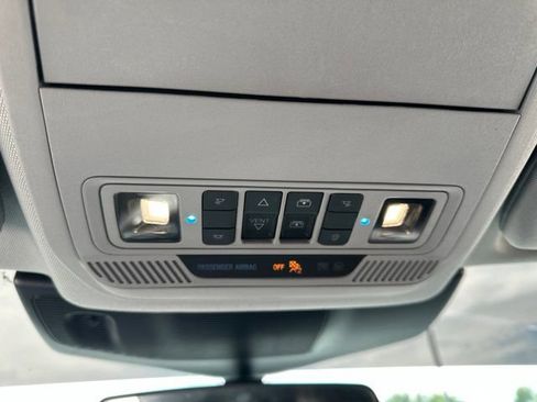Used 2022 Ford Explorer XLT w/ Equipment Group 202A RWD image 11