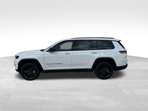 New 2025 Jeep Grand Cherokee L Altitude image 22