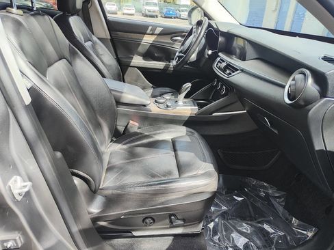Used 2018 Alfa Romeo Stelvio Ti image 26