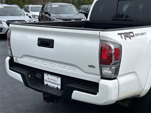 Used 2020 Toyota Tacoma TRD Sport w/ Technology Package image 11