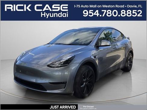 Used 2025 Tesla Model Y Long Range image 1