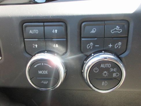 New 2026 GMC Sierra 1500 AT4 w/ AT4 Premium Package AWD/4WD image 19