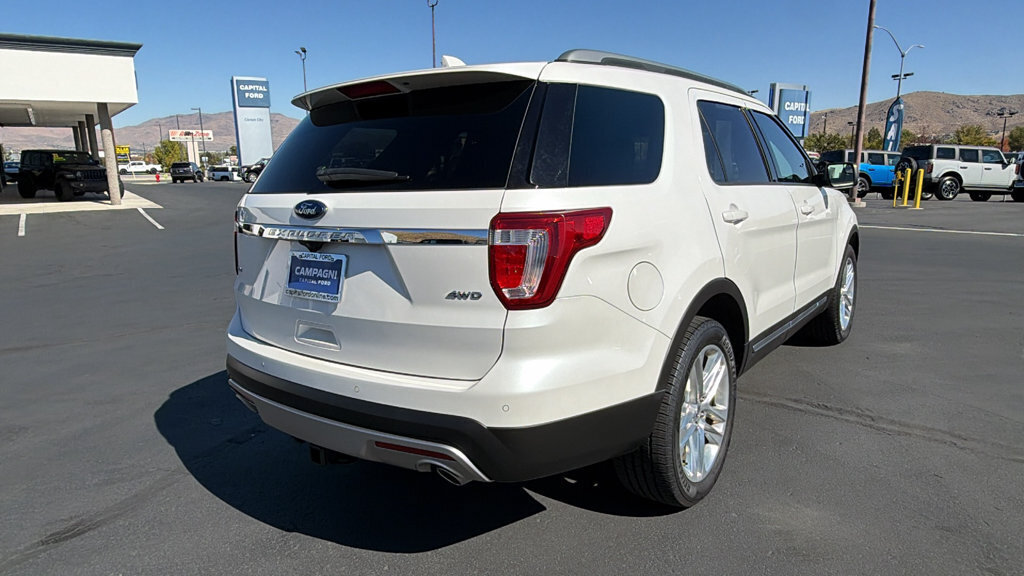 Used 2017 Ford Explorer XLT w/ Equipment Group 201A AWD/4WD image 3