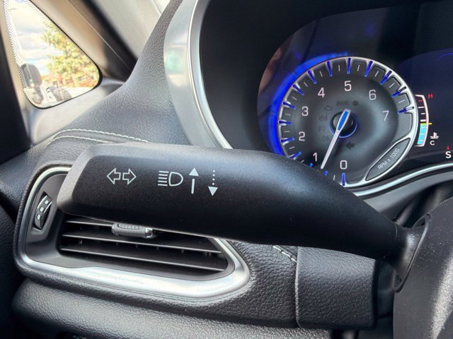 Certified 2025 Chrysler Pacifica Limited AWD/4WD image 26