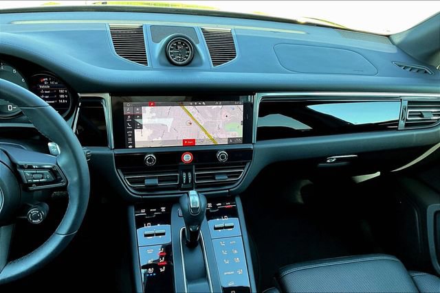 Used 2026 Porsche Macan AWD/4WD image 15