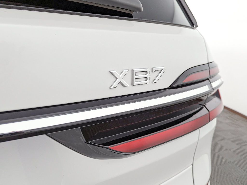Used 2026 BMW ALPINA XB7 AWD/4WD image 12