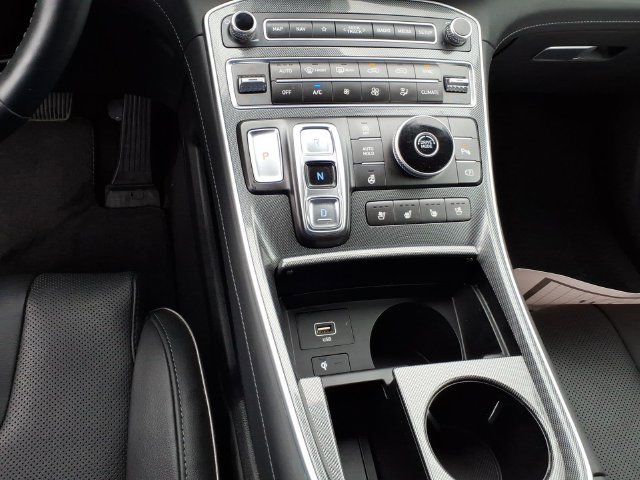 Used 2022 Hyundai Santa Fe Limited w/ Cargo Package FWD image 15