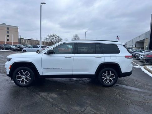 Used 2024 Jeep Grand Cherokee L Limited image 7