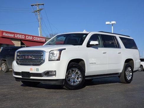Used 2017 GMC Yukon XL SLT w/ Open Road Package image 2