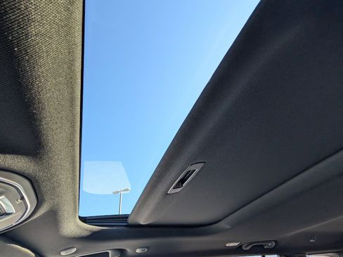 New 2026 Jeep Grand Cherokee Altitude AWD/4WD image 18