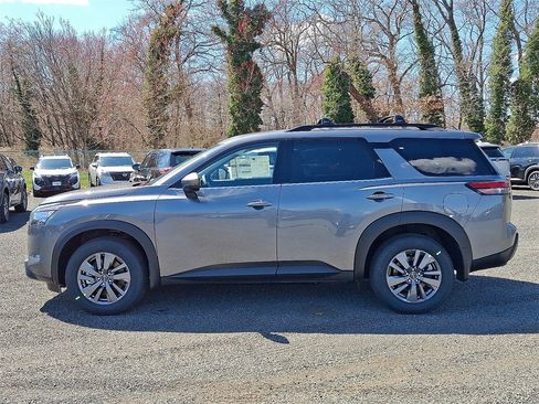 New 2025 Nissan Pathfinder SV image 5