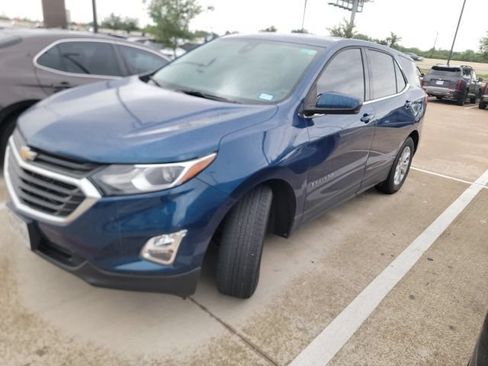 Used 2020 Chevrolet Equinox LT FWD image 2
