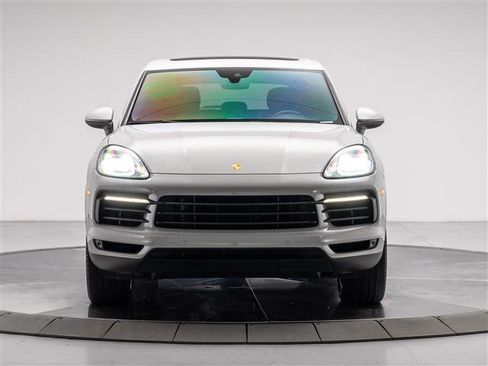 Used 2023 Porsche Cayenne Platinum Edition image 6