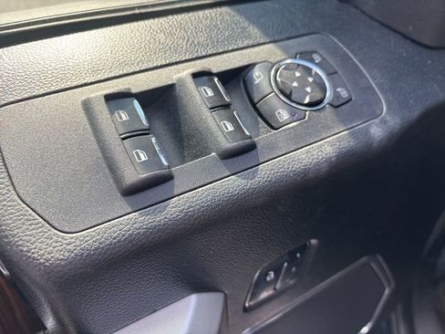 Used 2015 Ford F150 Lariat w/ Equipment Group 502A Luxury AWD/4WD image 12