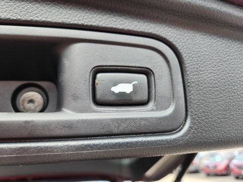 Used 2021 Honda Pilot Touring image 32