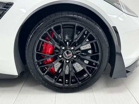 Used 2015 Chevrolet Corvette Z06 w/ 3LZ Preferred Equipment Group image 49