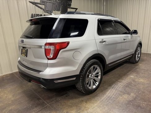 Used 2018 Ford Explorer Limited image 8