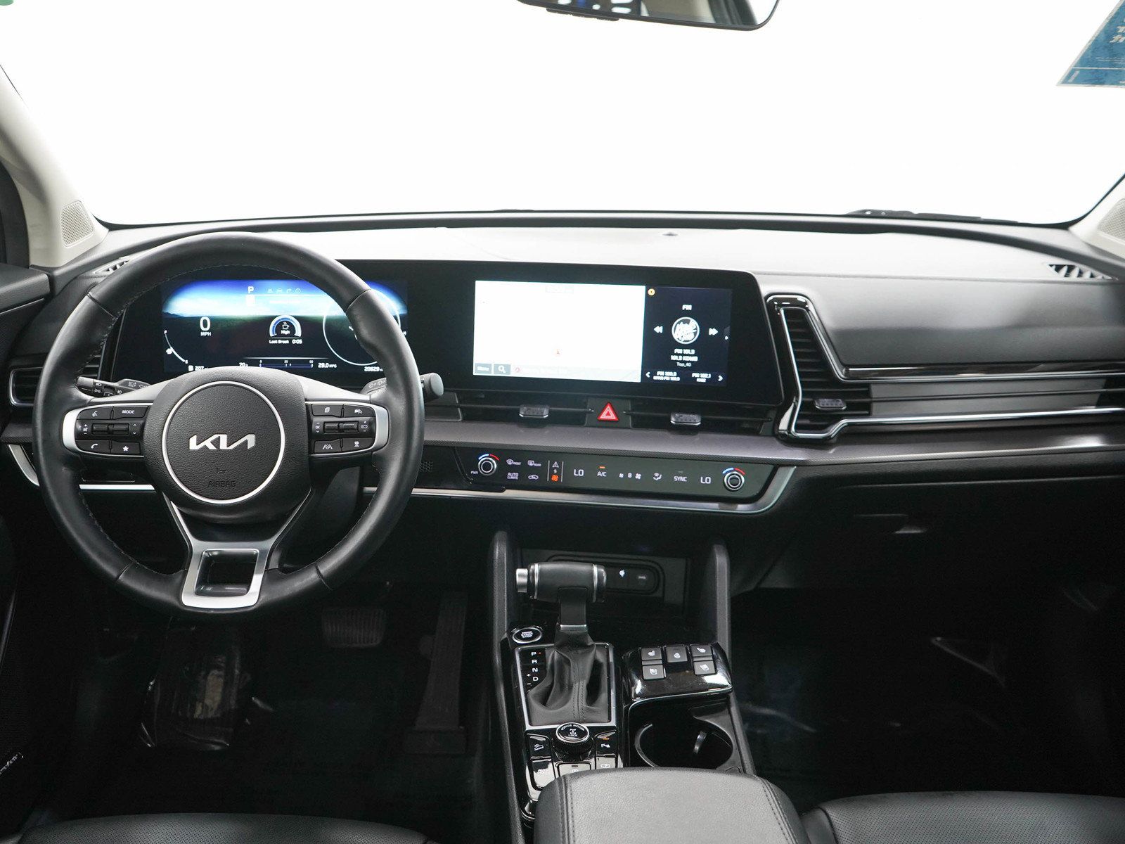 Used 2024 Kia Sportage SX AWD/4WD image 16