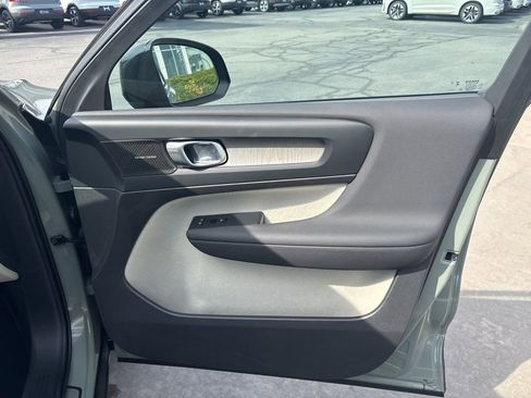 Certified 2023 Volvo XC40 B5 Ultimate AWD/4WD image 39