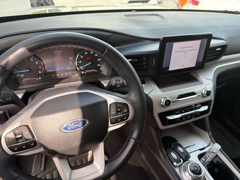 Used 2023 Ford Explorer XLT RWD image 13