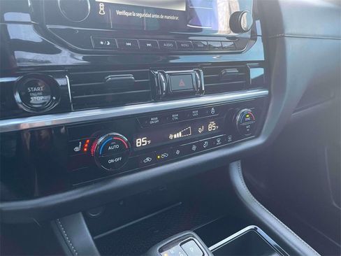 Used 2025 Nissan Pathfinder SL w/ SL Premium Package image 31