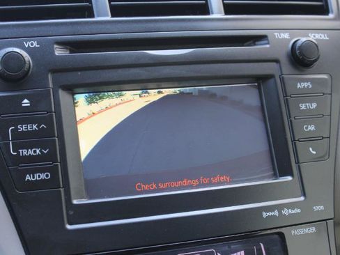 Used 2012 Toyota Prius V Three w/ Preferred Accessory Pkg FWD image 27