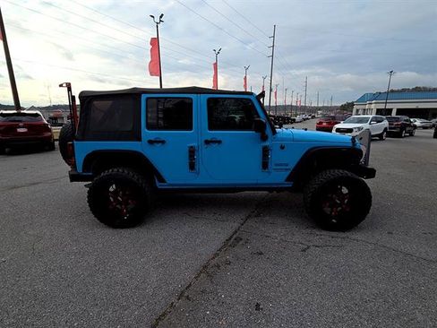 Used 2018 Jeep Wrangler Unlimited Sport S image 10